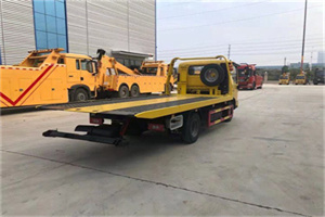 西畴非事故拖车